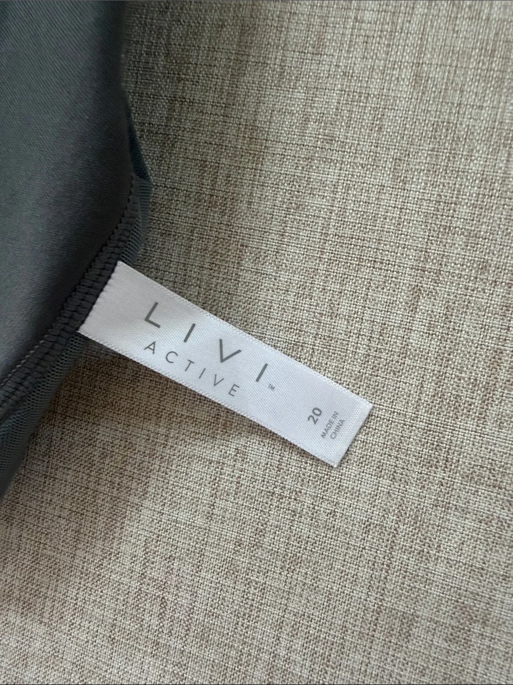Livi Lane Bryant Sports Bra Sz 20 Low Impact Wireless athletic gym yoga lounge - Picture 8 of 8